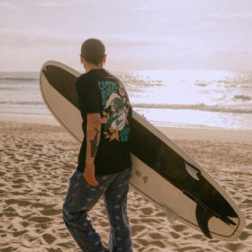 T-shirt Piha Coffee Riders